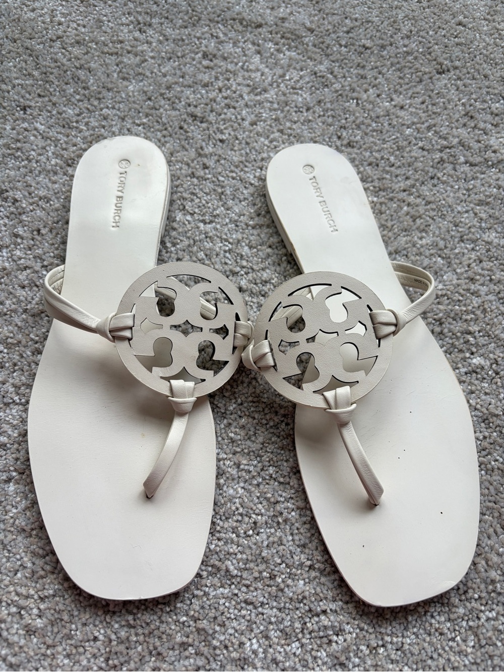 Tory Burch Knotted Miller Sandals Size 10.5M Leather Flat Heel White Logo
